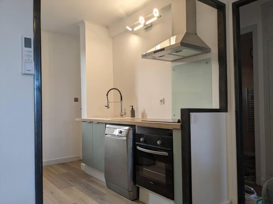 Appartment - Vue Imprenable Sur La Cite Medievale - Parking Gratuit - Climatise Carcassone Exterior photo